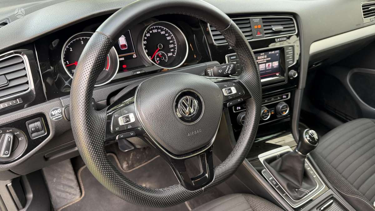 Volkswagen Golf - 4