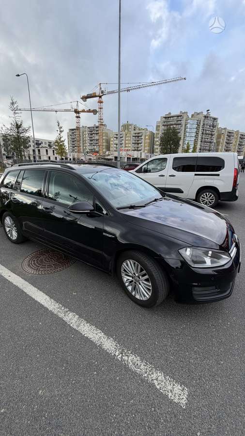 Volkswagen Golf - 6