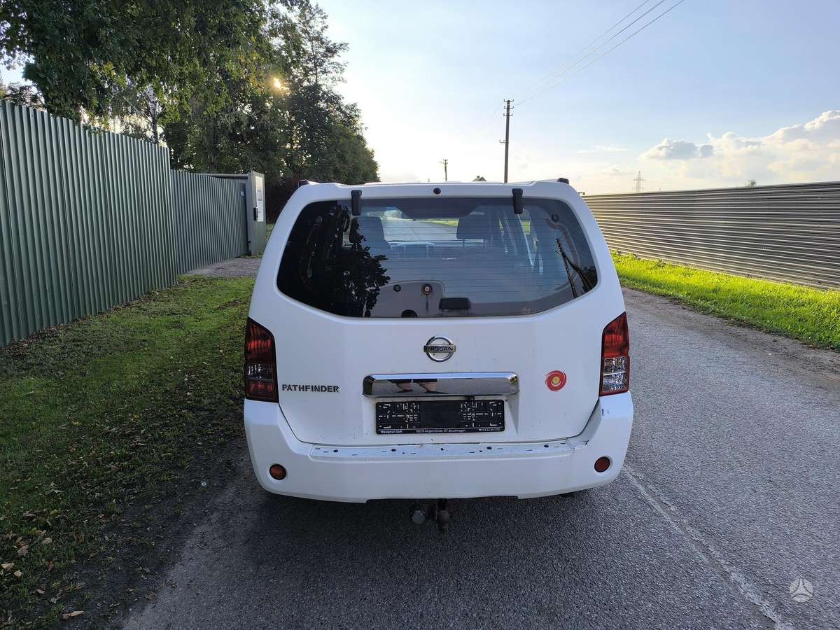 Nissan Pathfinder - 6