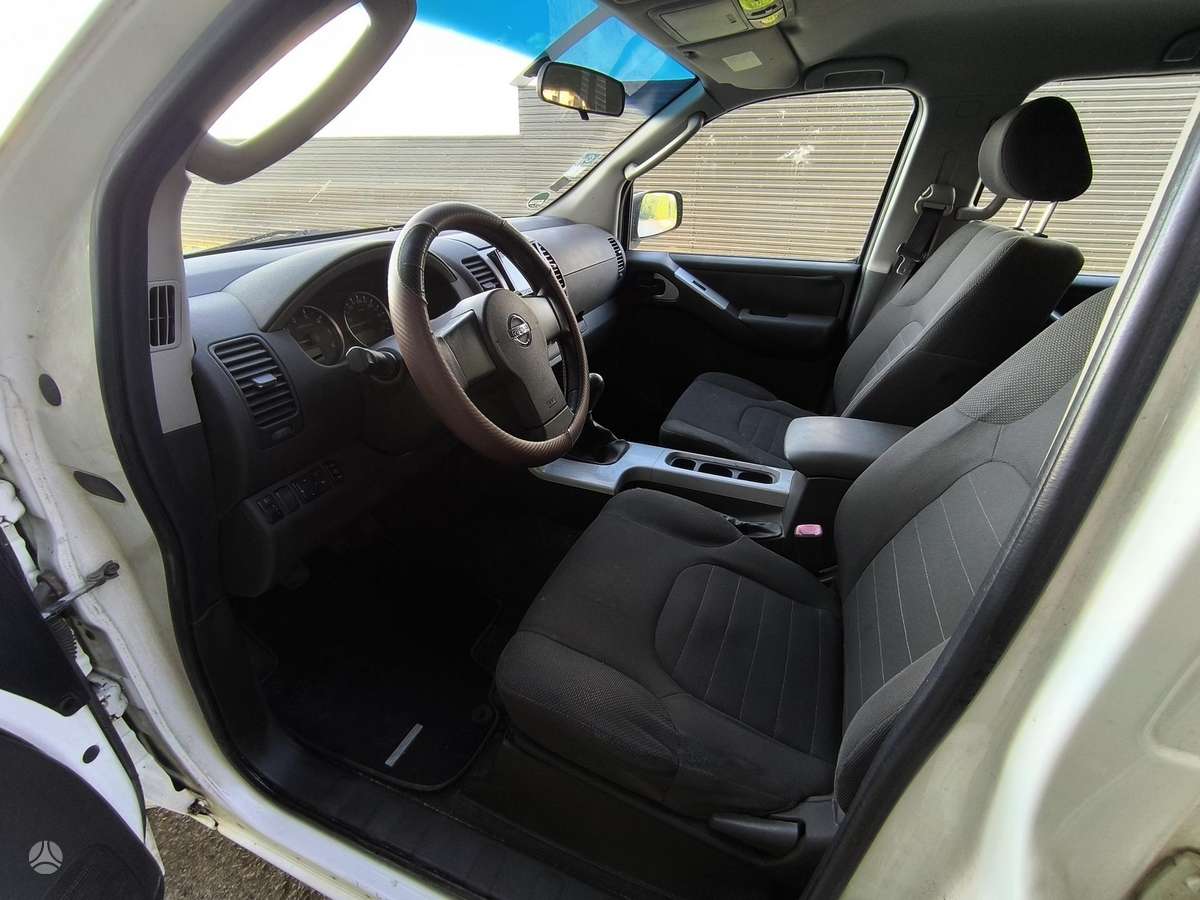 Nissan Pathfinder - 9