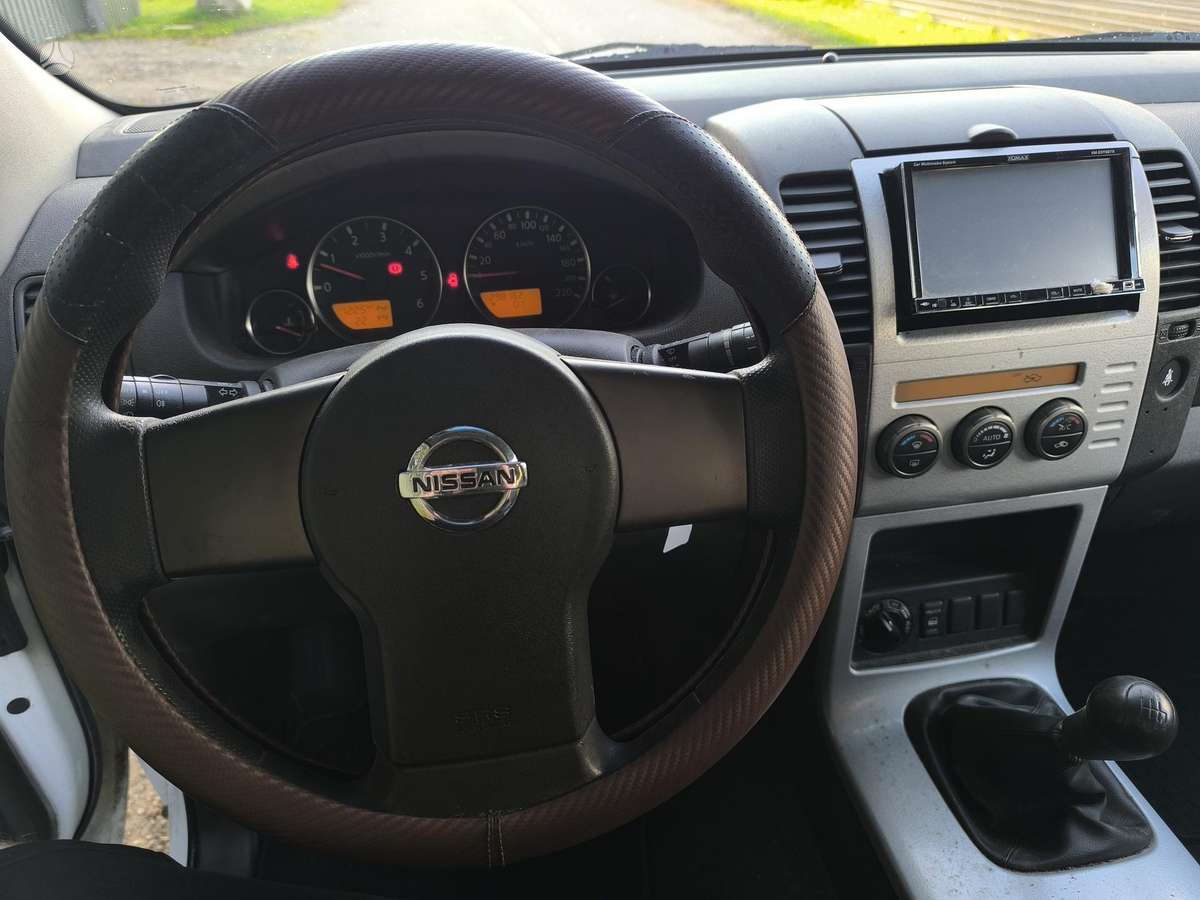 Nissan Pathfinder - 12