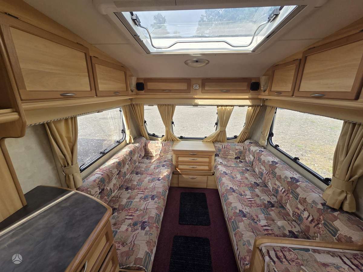 Sterling Cruach, caravans