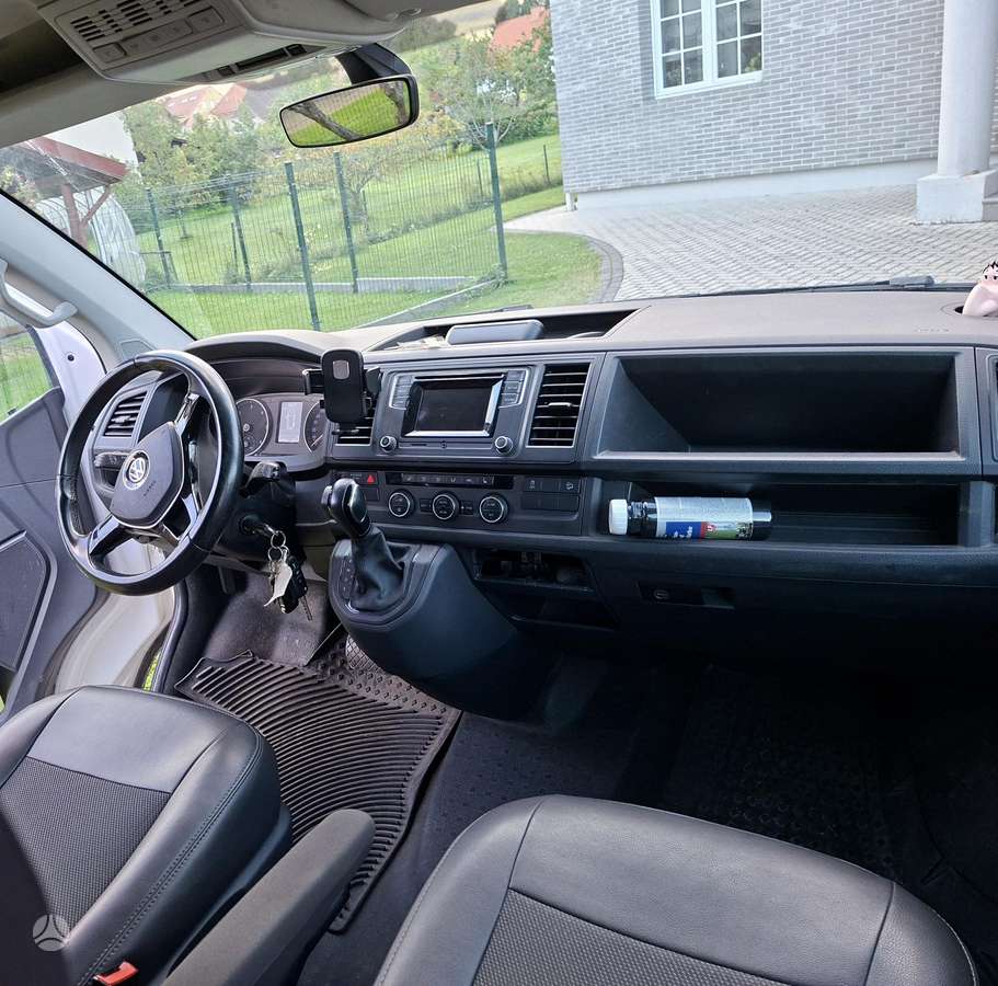 Volkswagen Caravelle - 4