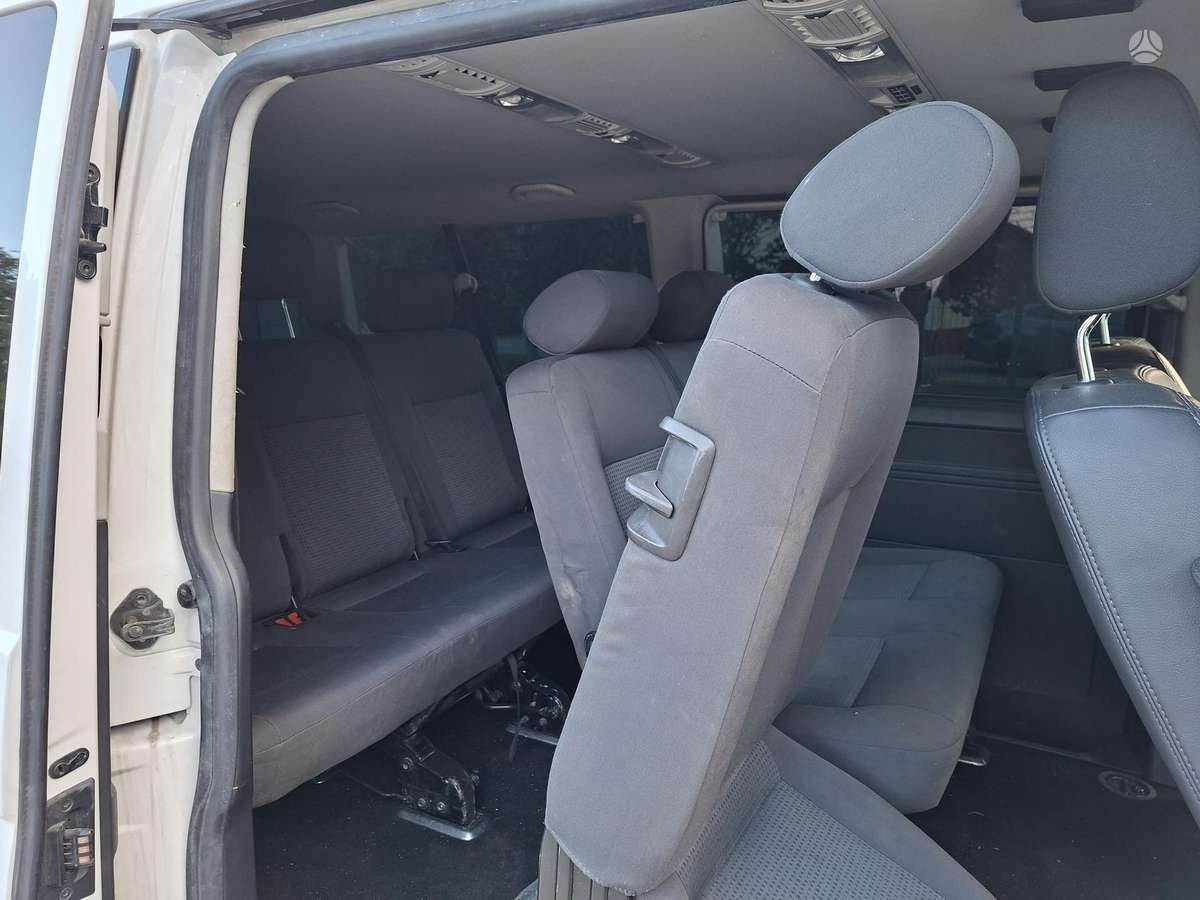 Volkswagen Caravelle - 5