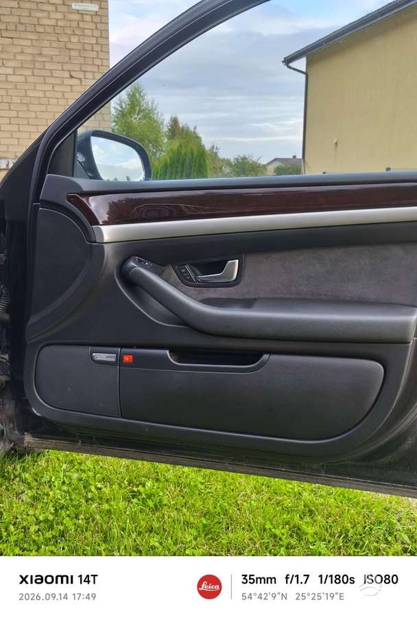 Audi A8 - 4