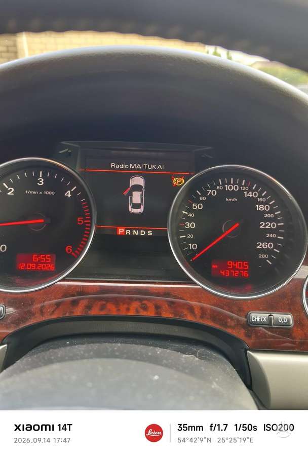 Audi A8 - 12