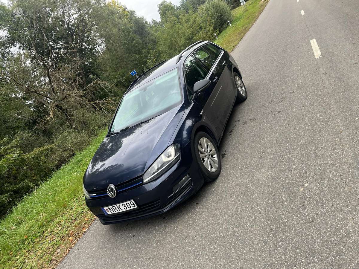 Volkswagen Golf - 1