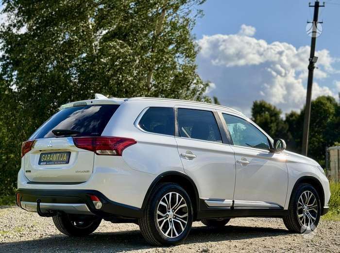 Mitsubishi Outlander - 4
