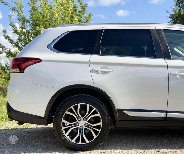 Mitsubishi Outlander - 9