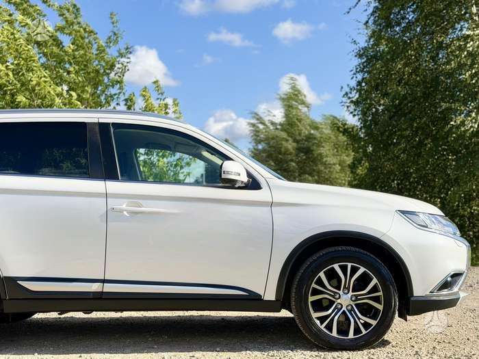 Mitsubishi Outlander - 10