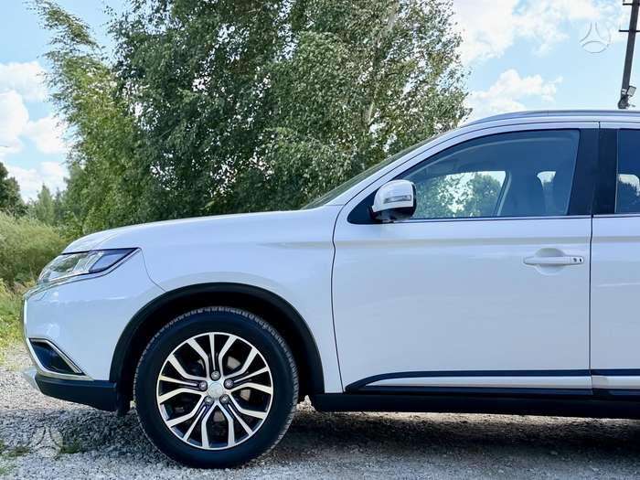 Mitsubishi Outlander - 11