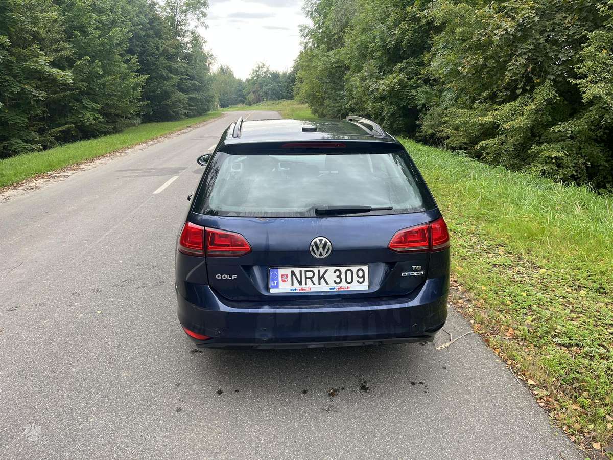 Volkswagen Golf - 6