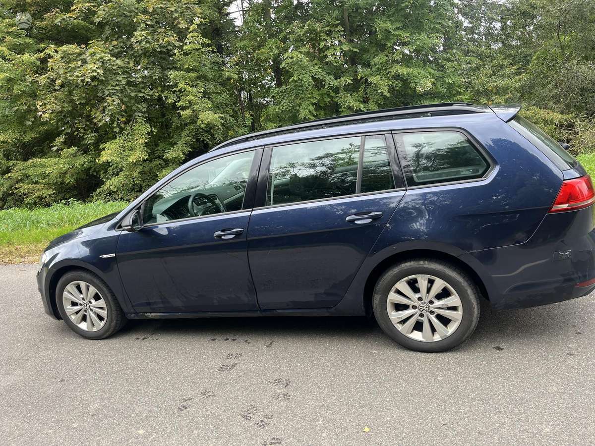 Volkswagen Golf - 8