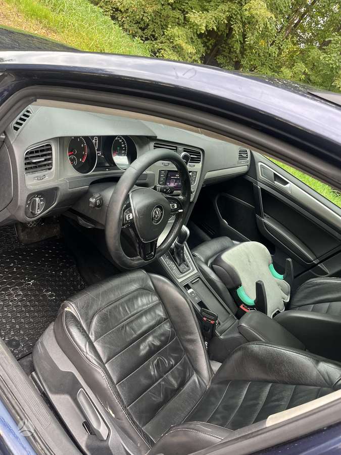 Volkswagen Golf - 9