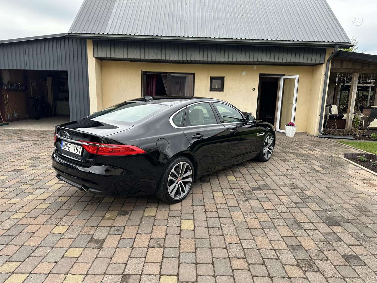 Jaguar XF, 2.0 l., Седан