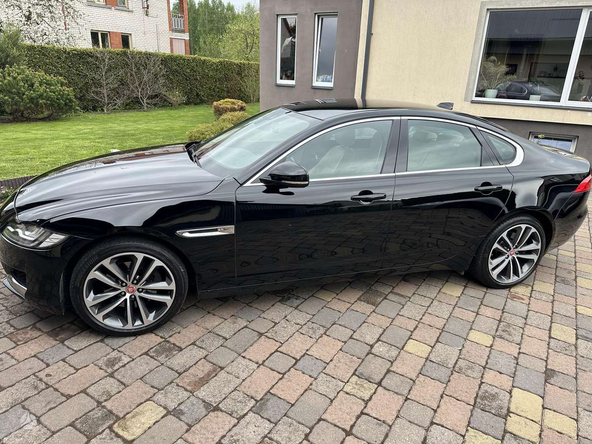 Jaguar XF, 2.0 l., Седан