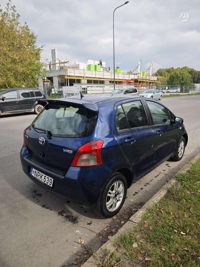 Toyota Yaris - 4