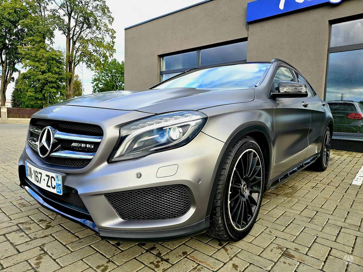 Mercedes-Benz GLA220 - 1