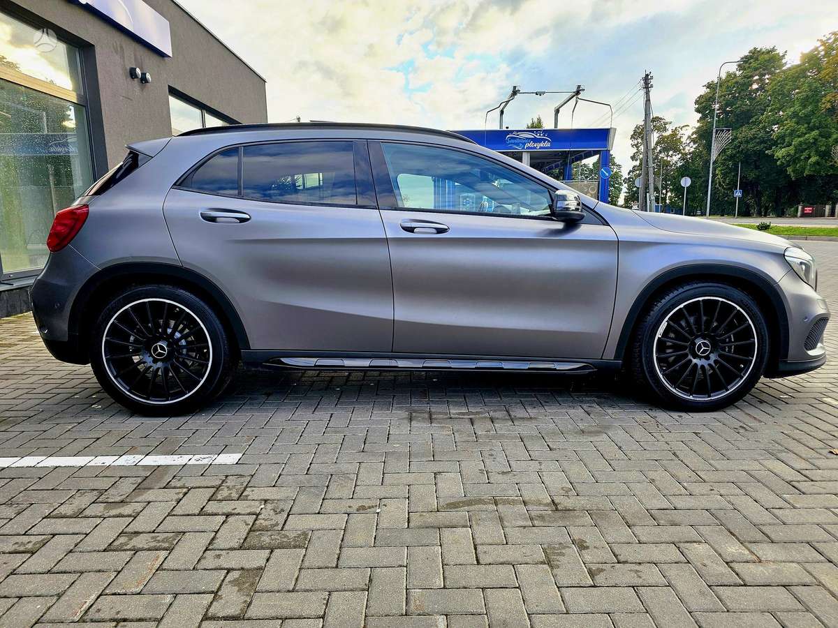 Mercedes-Benz GLA220 - 4