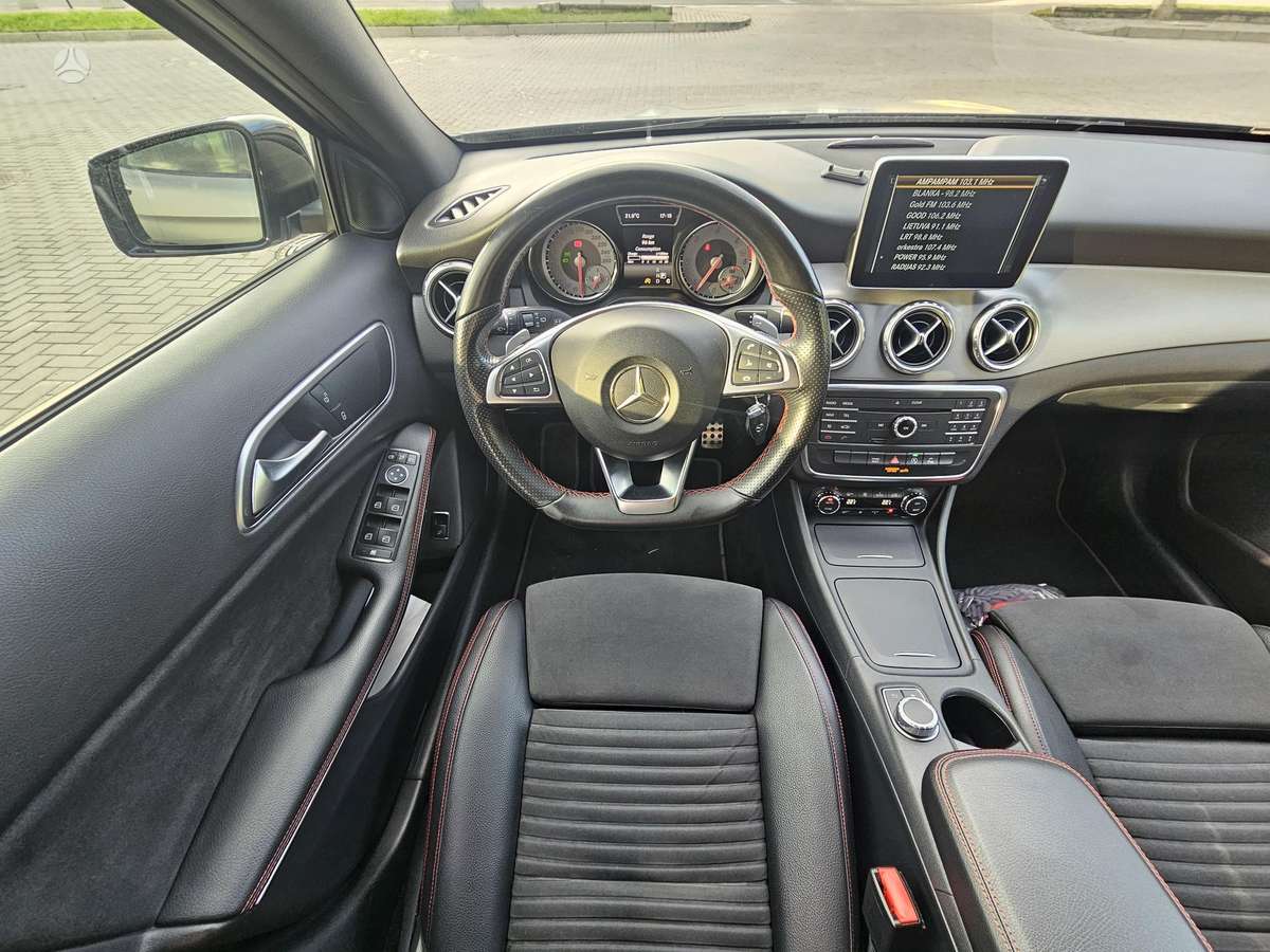 Mercedes-Benz GLA220 - 12