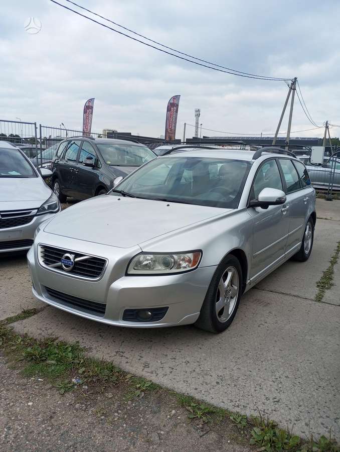 Volvo V50 - 1