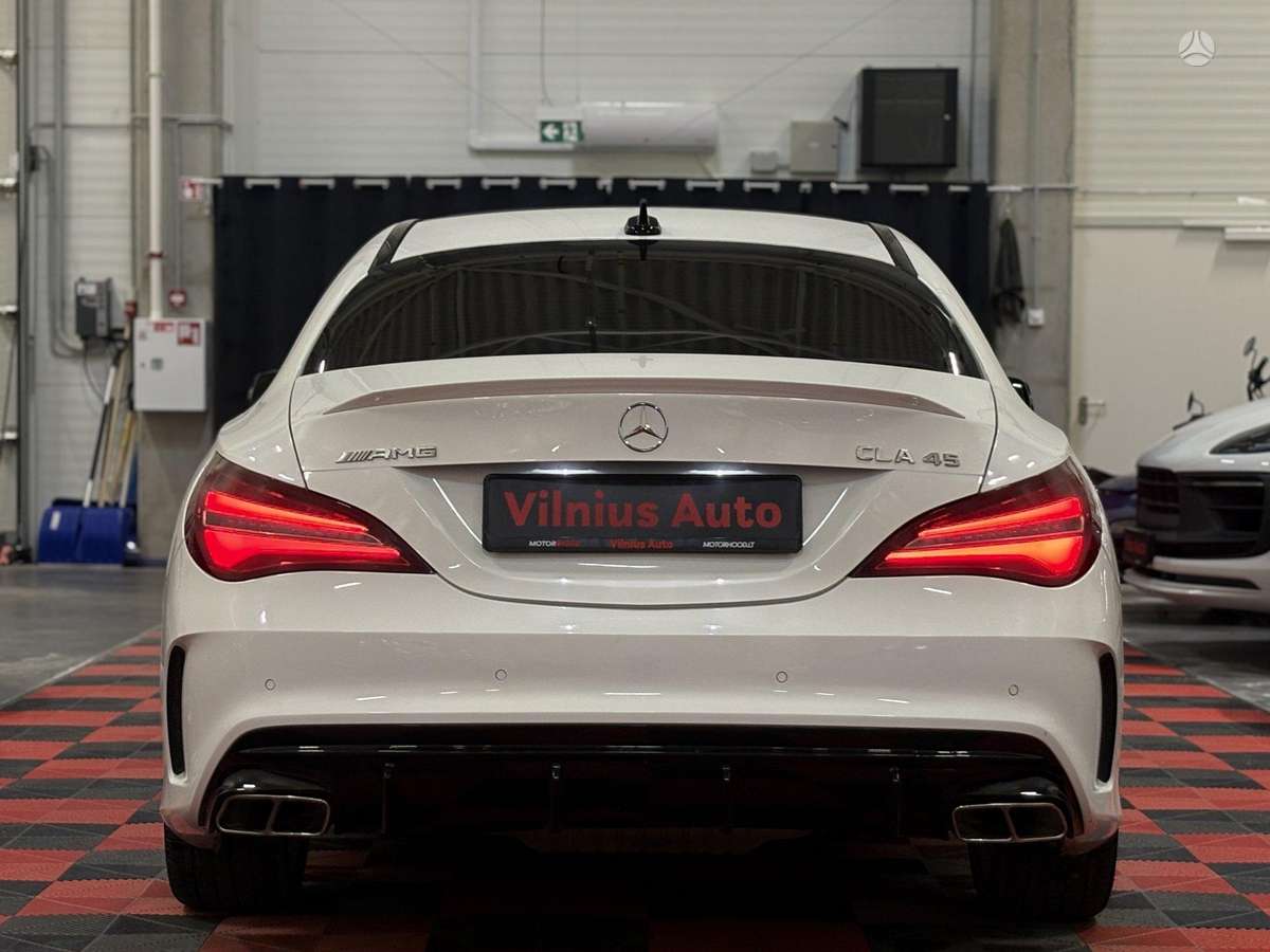 Mercedes-Benz CLA45 AMG - 5