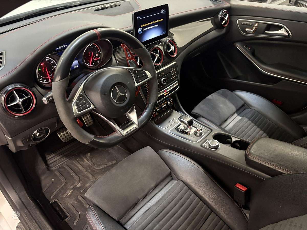Mercedes-Benz CLA45 AMG - 11
