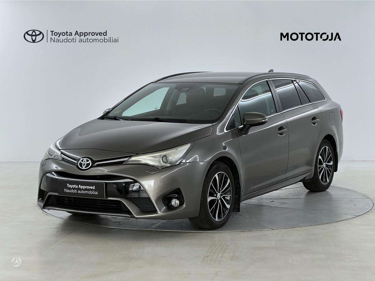 Toyota Avensis - 1
