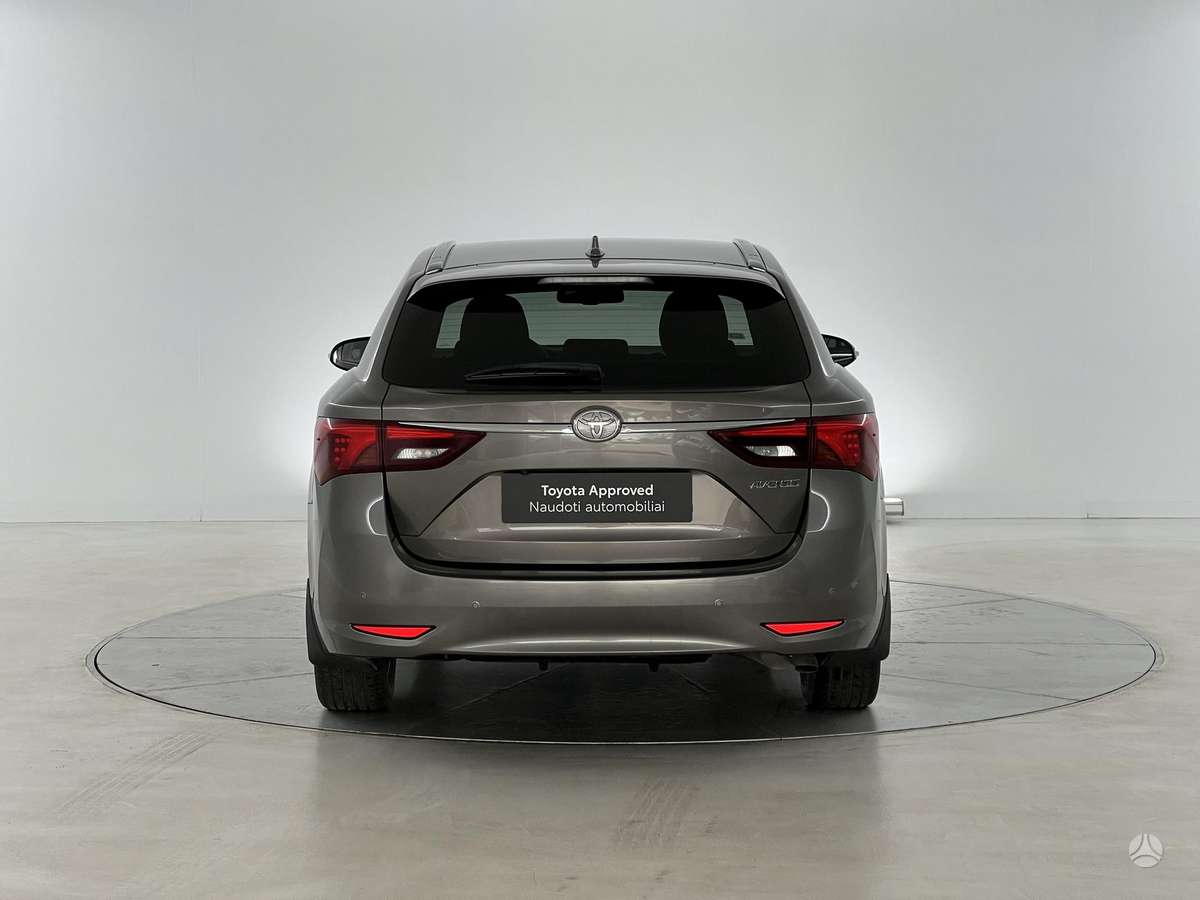 Toyota Avensis - 4