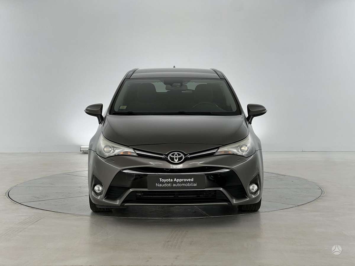 Toyota Avensis - 5