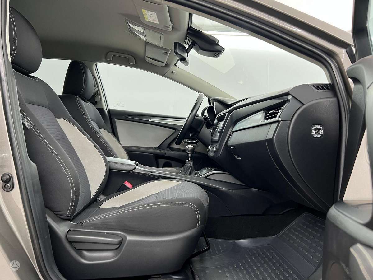 Toyota Avensis - 6