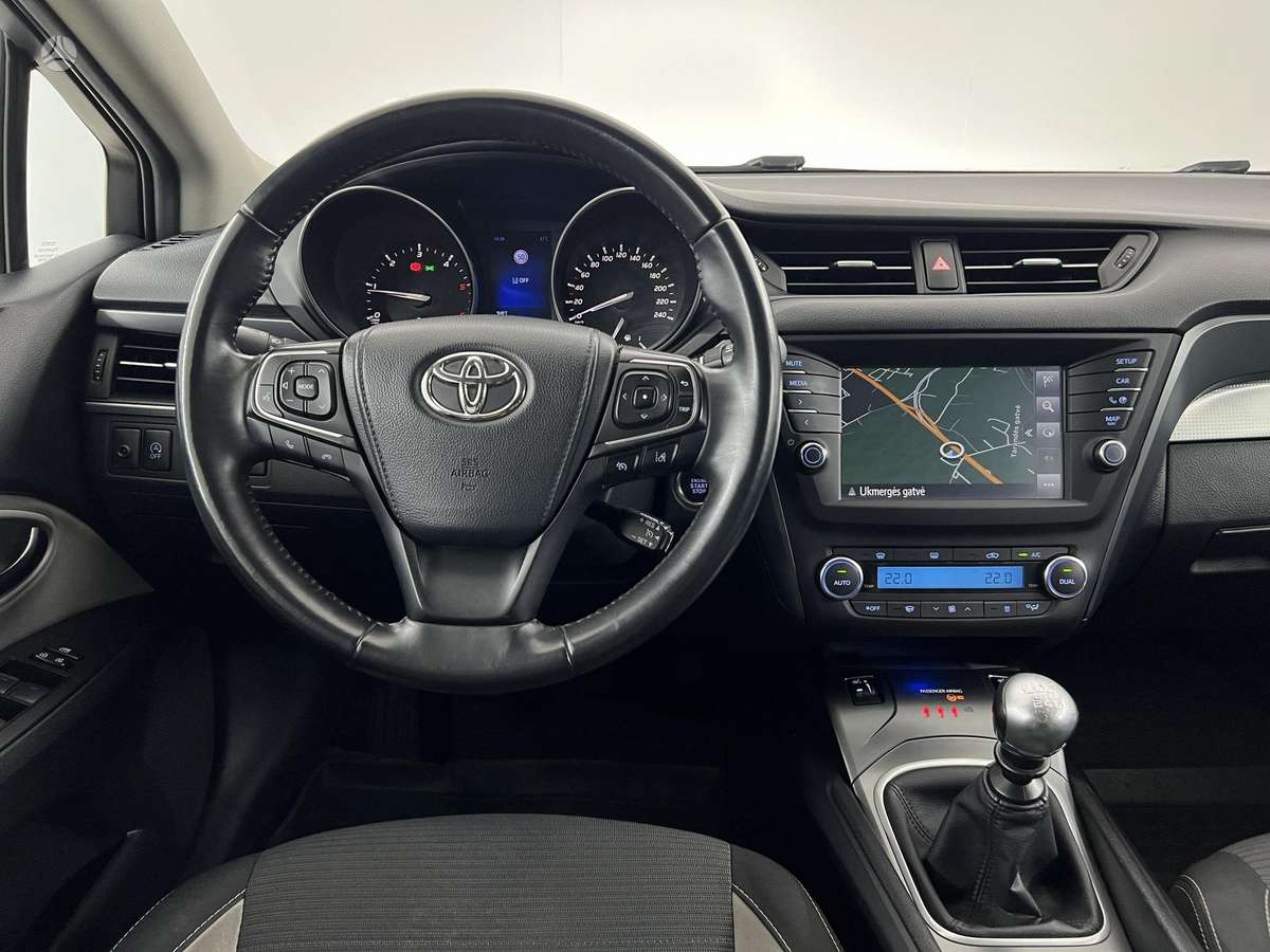 Toyota Avensis - 9