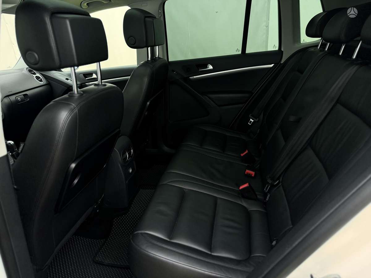 Volkswagen Tiguan - 11