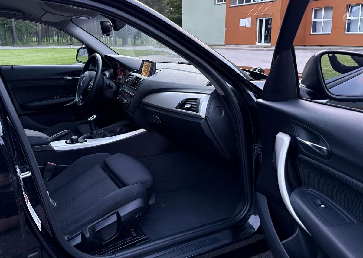 BMW 116, 1.6 l., hatchback
