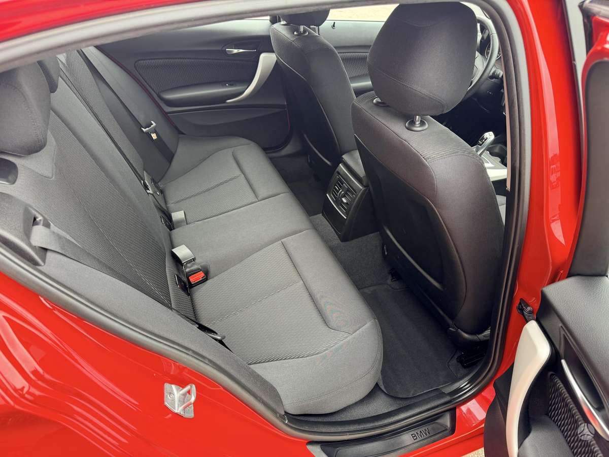 BMW 118, 1.6 l., hatchback