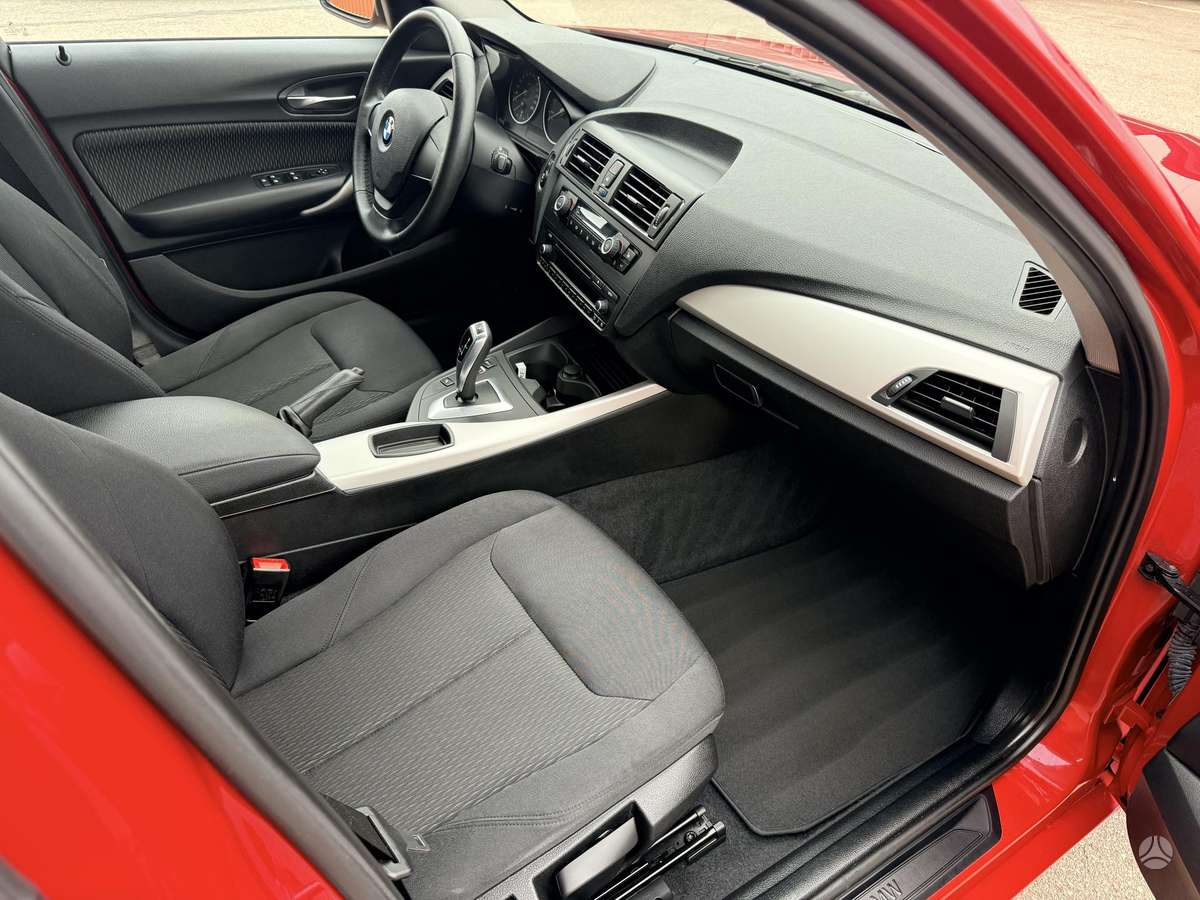 BMW 118, 1.6 l., hatchback