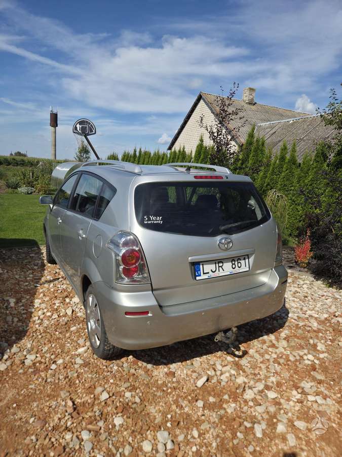 Toyota Corolla Verso - 3