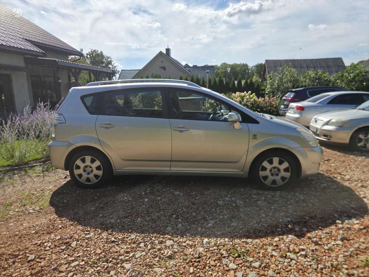 Toyota Corolla Verso - 6