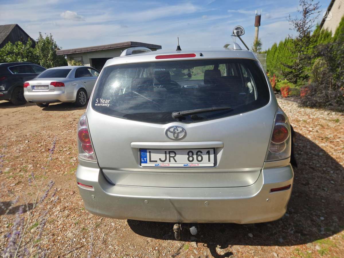 Toyota Corolla Verso - 4