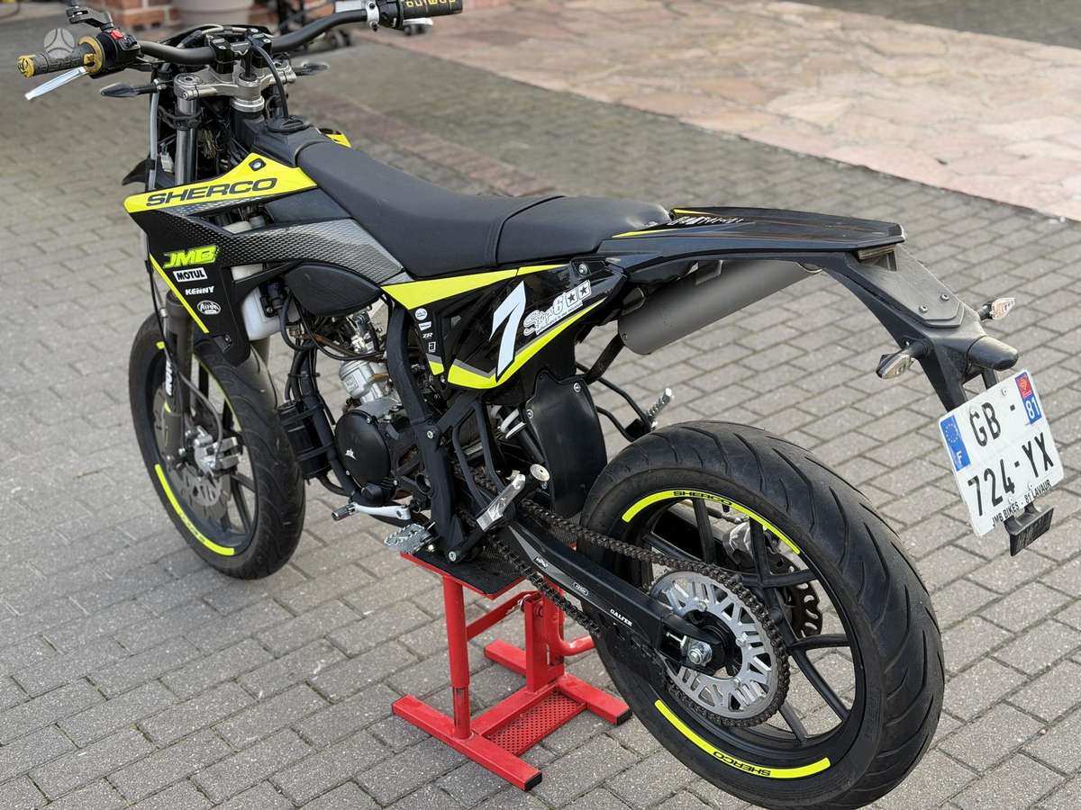 Derbi Senda 49cc, supermoto