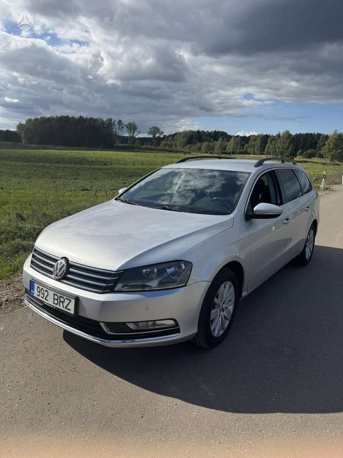 Volkswagen Passat - 1