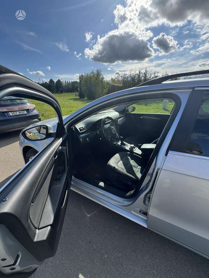 Volkswagen Passat - 2