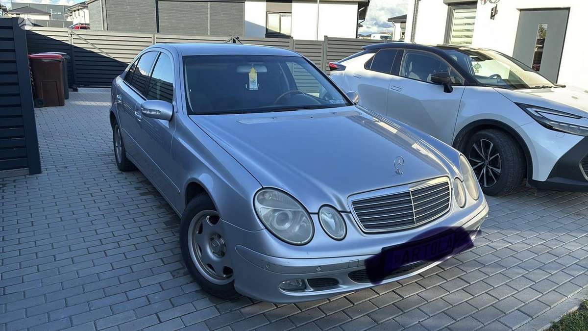 Mercedes-Benz E220 - 3