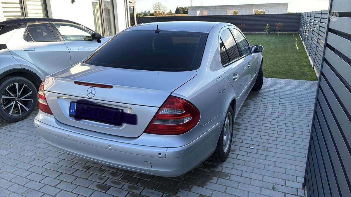 Mercedes-Benz E220 - 4