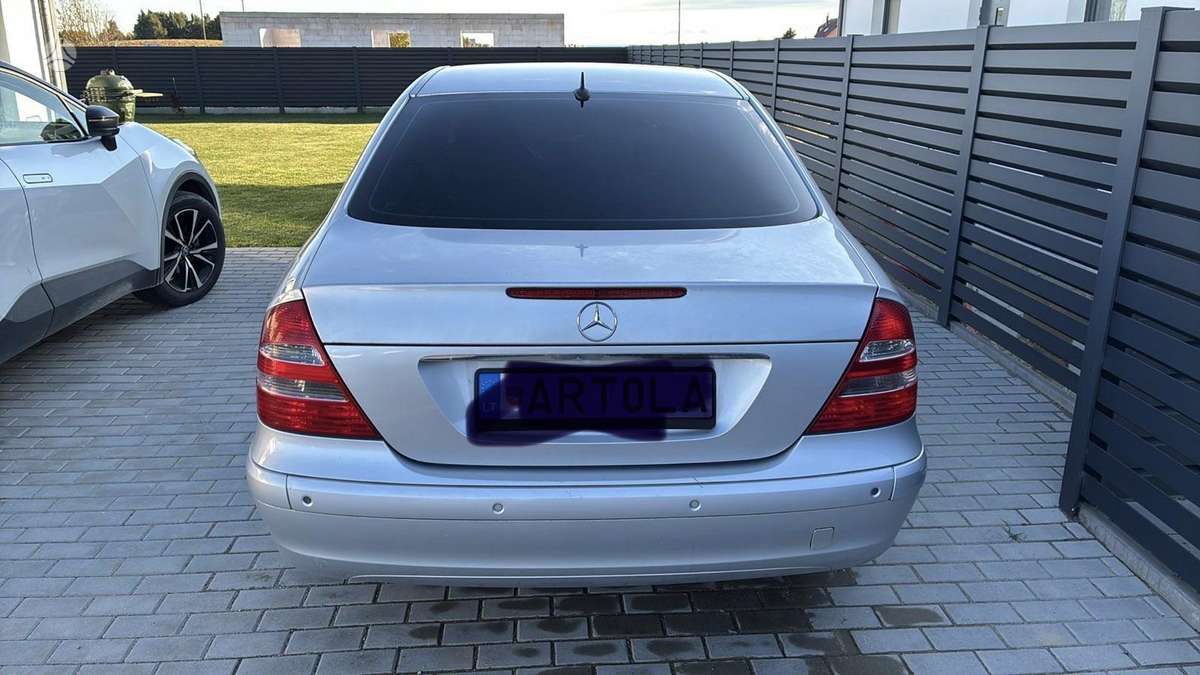 Mercedes-Benz E220 - 5