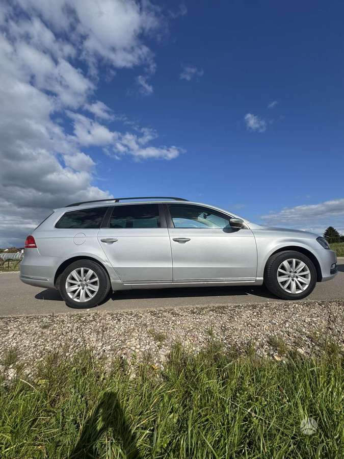 Volkswagen Passat - 8