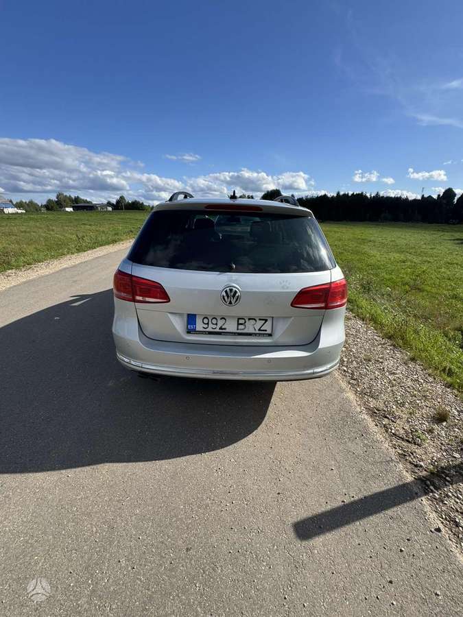Volkswagen Passat - 11