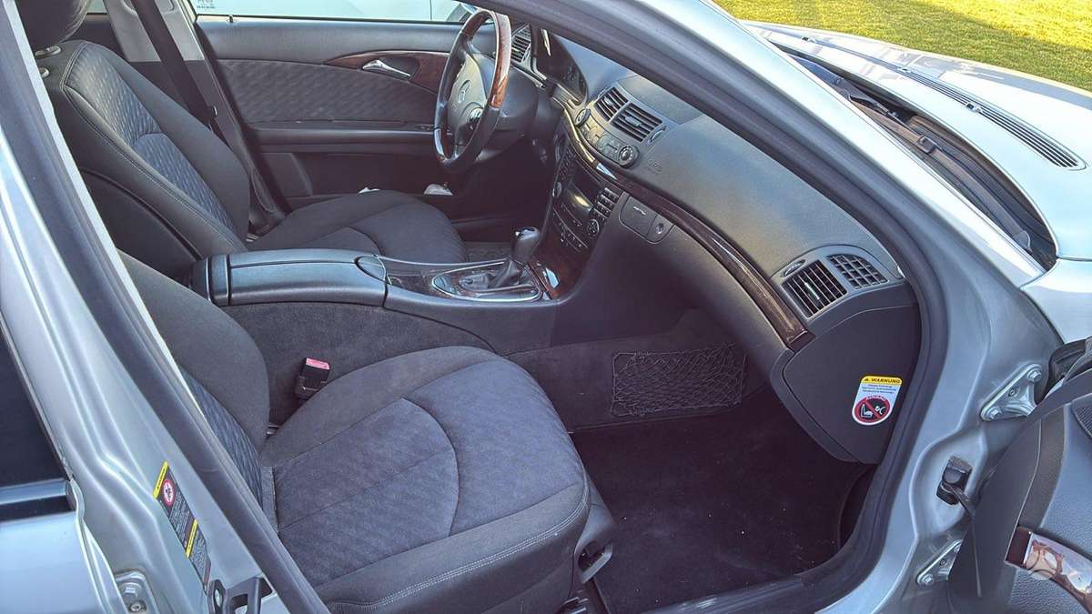 Mercedes-Benz E220 - 11