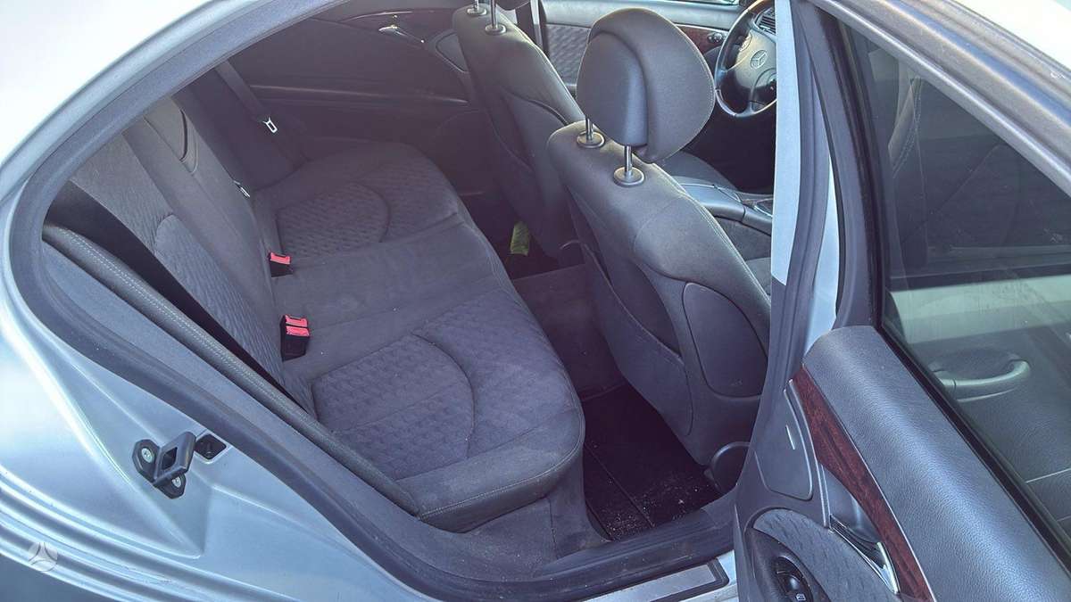 Mercedes-Benz E220 - 12