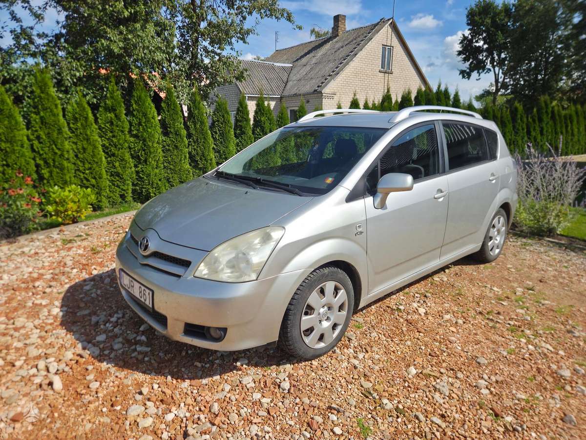 Toyota Corolla Verso - 1